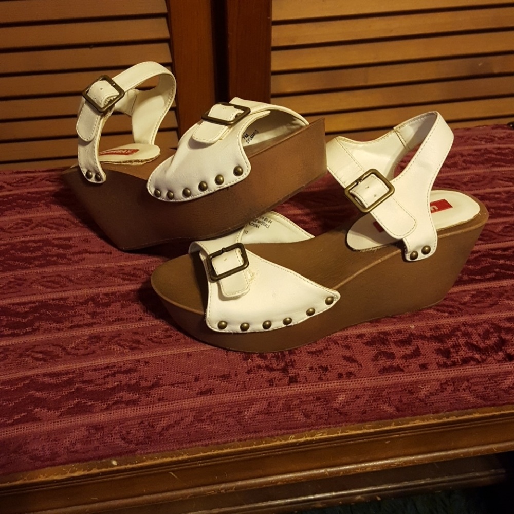 Womans wedges